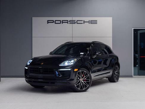 Certified 2024 Porsche Macan S image 1