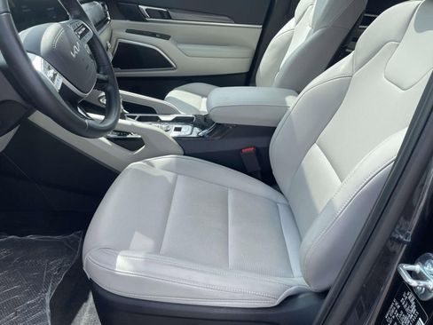 Used 2025 Kia Telluride S AWD/4WD image 11