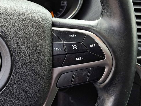 Used 2018 Jeep Grand Cherokee Altitude AWD/4WD image 24