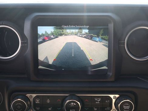 Used 2021 Jeep Wrangler Unlimited Rubicon 4xe w/ Cold Weather Group AWD/4WD image 19