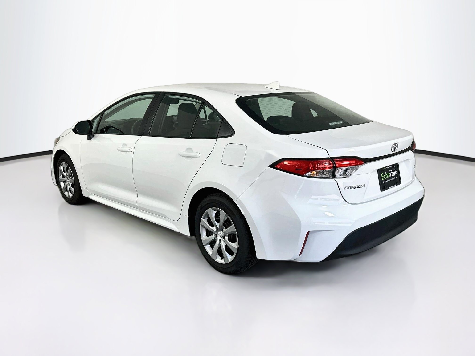 Used 2026 Toyota Corolla LE FWD image 5