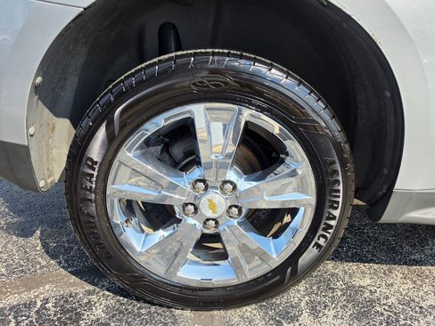 Used 2010 Chevrolet Equinox LTZ FWD image 16