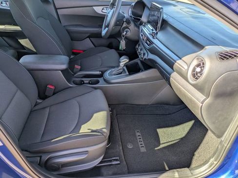 Used 2023 Kia Forte LXS w/ LXS Technology Package image 30