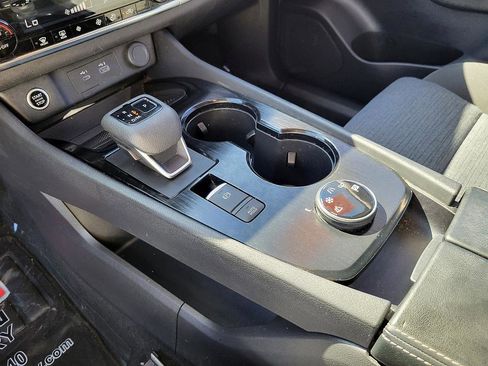 Certified 2023 Nissan Rogue SV image 15