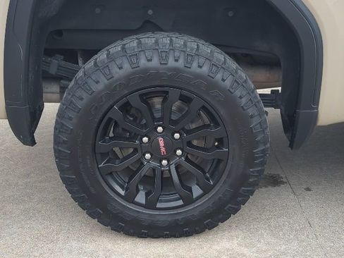 Used 2022 GMC Sierra 1500 AT4X image 3