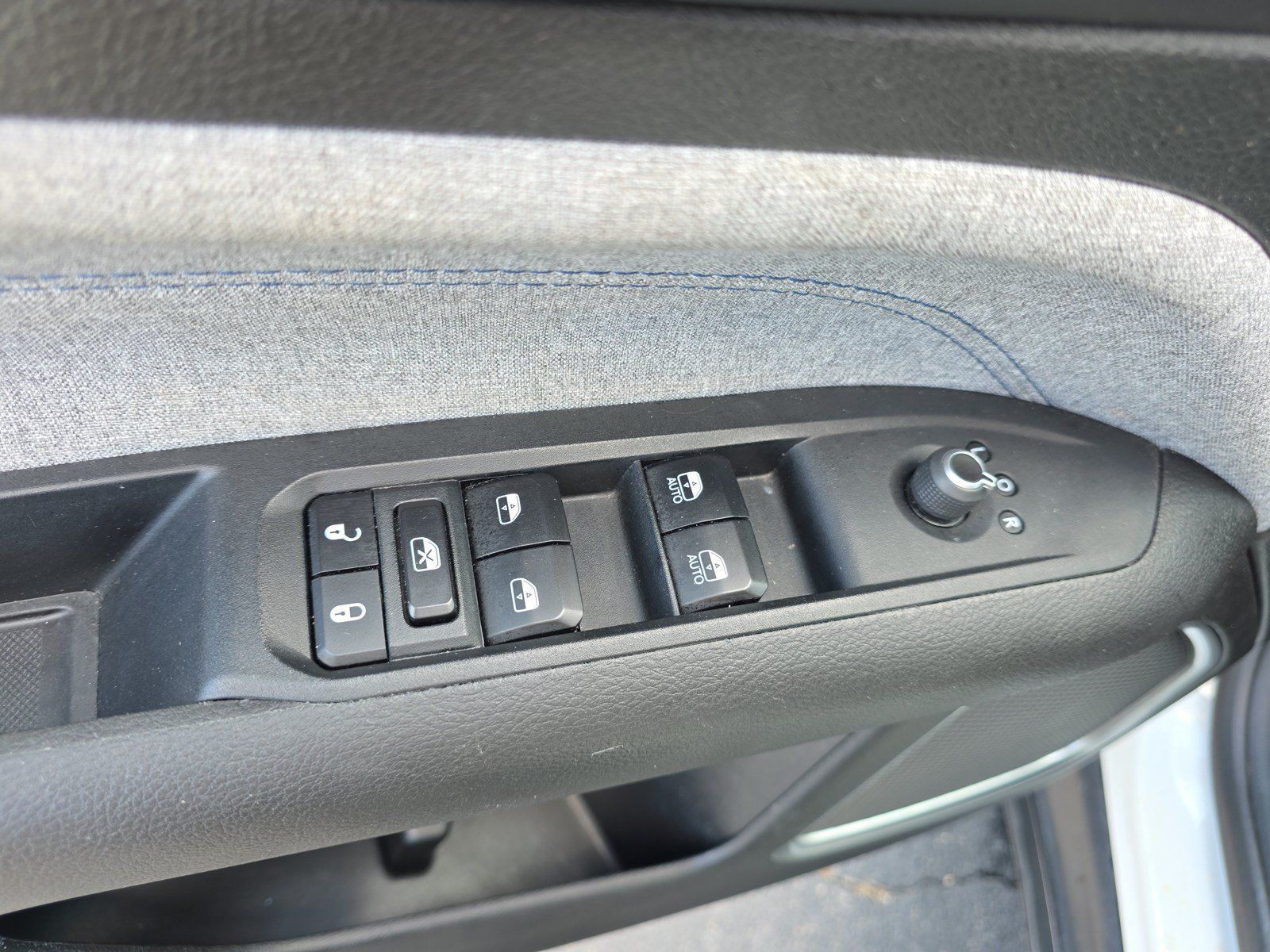 Used 2024 Jeep Compass Latitude AWD/4WD image 12