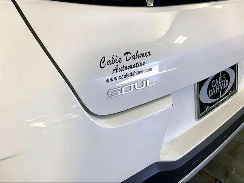 Certified 2025 Kia Soul LX FWD image 8