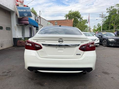 Used 2018 Nissan Altima 2.5 SR w/ SR Special Edition FWD image 10