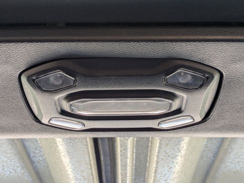 Used 2021 Jeep Gladiator Overland AWD/4WD image 21