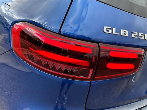 Used 2025 Mercedes-Benz GLB 250 image 29