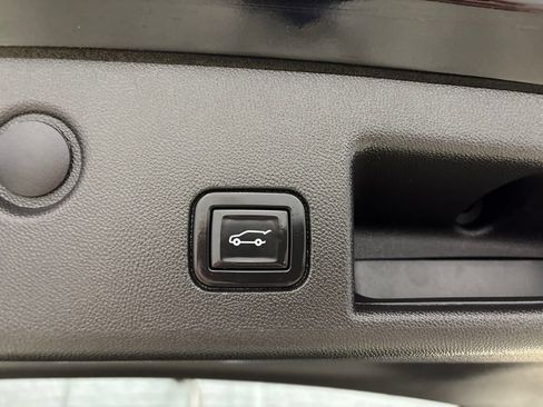 Used 2021 Chevrolet Equinox LT AWD/4WD image 38