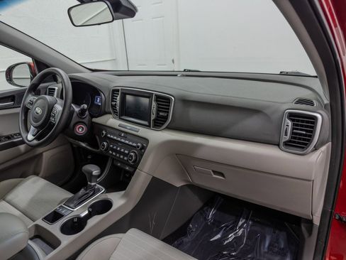 Used 2018 Kia Sportage LX w/ LX Technology Package AWD/4WD image 18