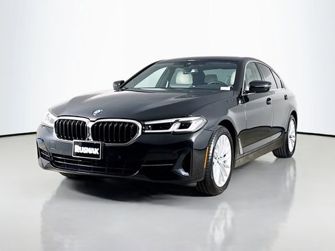 Used 2023 BMW 530i w/ Convenience Package image 3