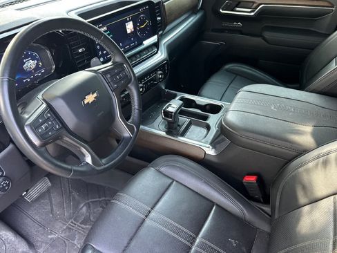 Used 2023 Chevrolet Silverado 1500 High Country w/ High Country Premium Package AWD/4WD image 14