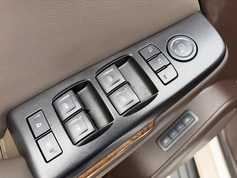Used 2016 GMC Yukon Denali w/ Open Road Package AWD/4WD image 10