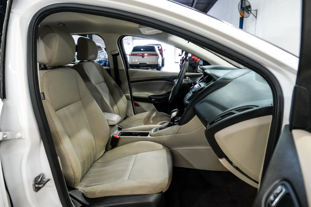 Used 2017 Ford Focus SE FWD image 33