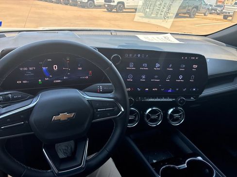 Used 2024 Chevrolet Blazer EV LT AWD/4WD image 13
