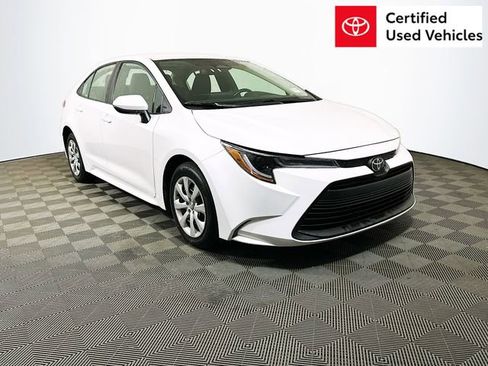 Certified 2024 Toyota Corolla LE image 1
