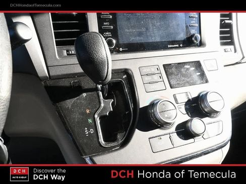 Used 2018 Toyota Sienna LE image 11