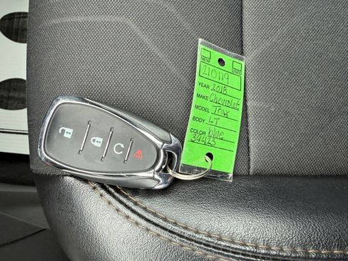 Used 2018 Chevrolet Trax LT w/ Sun & Sound Package image 40