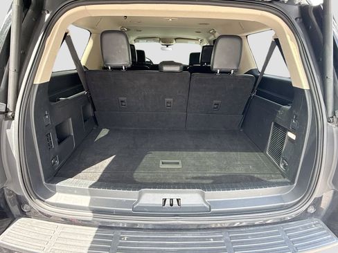 Used 2024 Ford Expedition Max XLT image 27