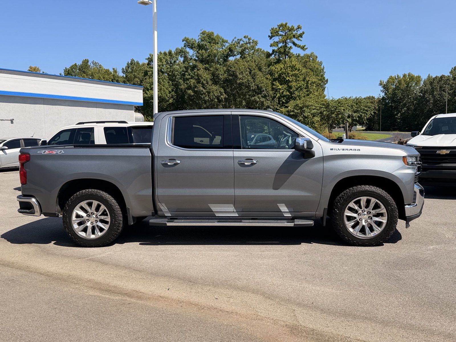 Used 2019 Chevrolet Silverado 1500 LTZ w/ LTZ Plus Package AWD/4WD image 13