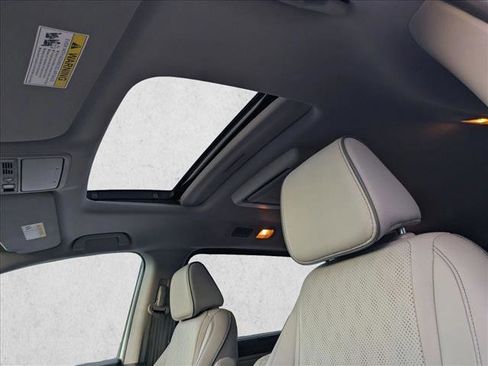 Used 2024 Honda Odyssey Elite image 16