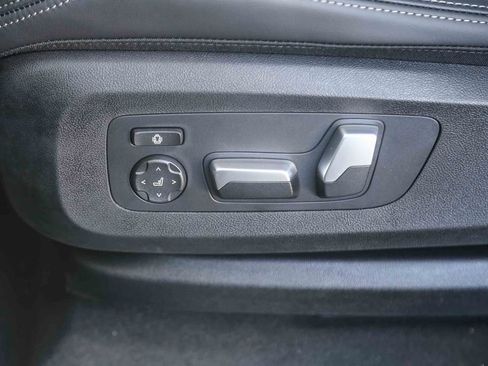 Used 2026 BMW X5 sDrive40i w/ M Sport Package RWD image 18