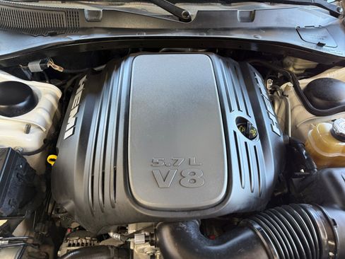 Used 2015 Dodge Charger R/T w/ Premium Group RWD image 31