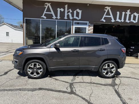 Used 2017 Jeep Compass Limited w/ Navigation Group image 5
