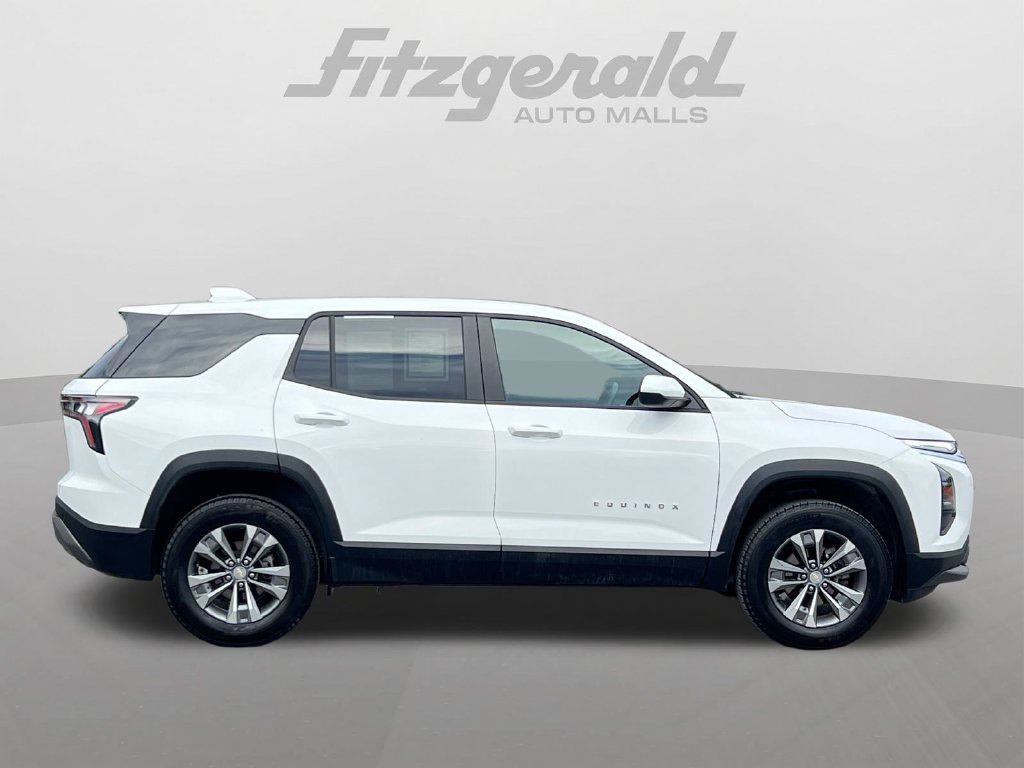Used 2026 Chevrolet Equinox LT AWD/4WD image 3