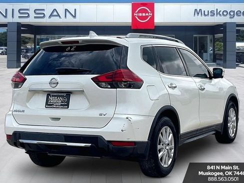 Used 2017 Nissan Rogue SV FWD image 5