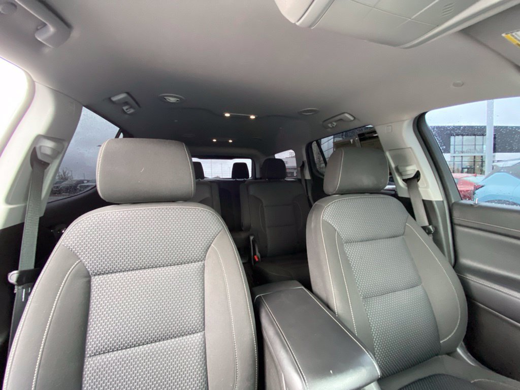 Used 2022 GMC Acadia SLE w/ Driver Convenience Package FWD image 31