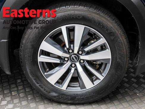 Used 2024 Nissan Pathfinder SL image 31