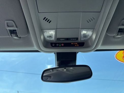 Used 2023 GMC Terrain SLE w/ Driver Convenience Package FWD image 15