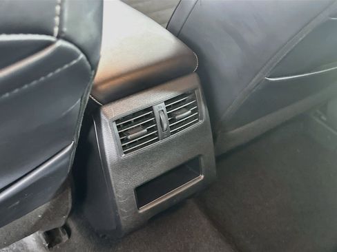 Used 2024 Mitsubishi Outlander SE AWD/4WD image 28