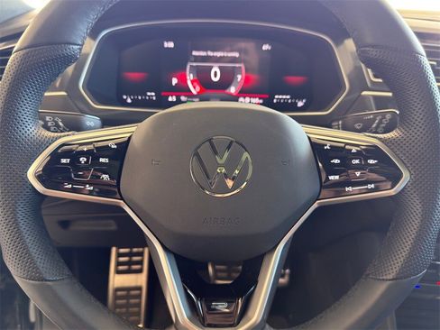 Used 2024 Volkswagen Tiguan SE R-Line image 13