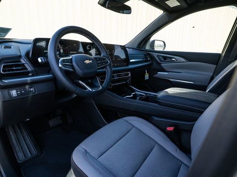 New 2026 Chevrolet Traverse LT image 12