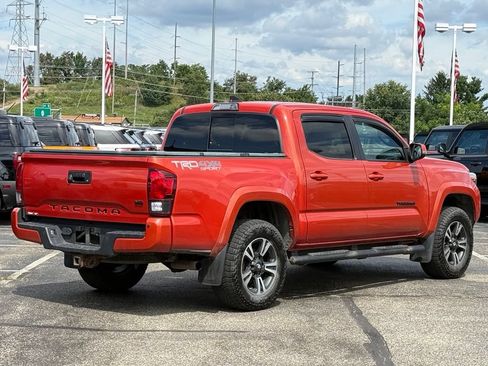 Used 2018 Toyota Tacoma TRD Sport w/ Technology Package AWD/4WD image 24