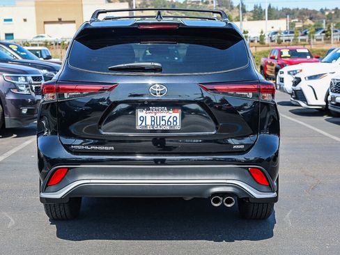 Certified 2024 Toyota Highlander XSE FWD image 28