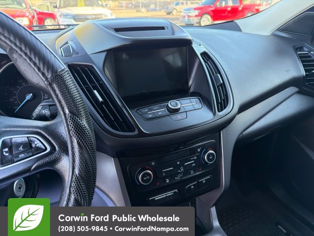 Used 2018 Ford Escape SE w/ SE Sync 3 Package AWD/4WD image 22