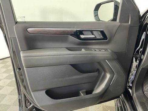 New 2026 Chevrolet Suburban LS w/ Max Trailering Package AWD/4WD image 9