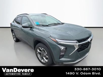 Used 2025 Chevrolet Trax LT w/ Driver Confidence Package