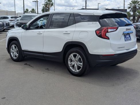 Used 2024 GMC Terrain SLE FWD image 4