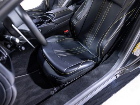 Used 2022 Aston Martin V8 Vantage Coupe RWD image 40