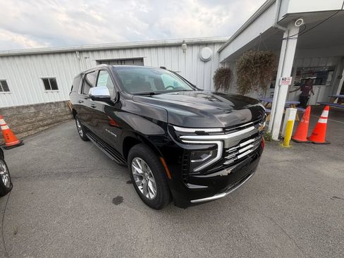 New 2026 Chevrolet Suburban Premier AWD/4WD image 7