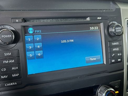 Used 2018 Nissan Titan SV w/ SV Convenience Package image 21