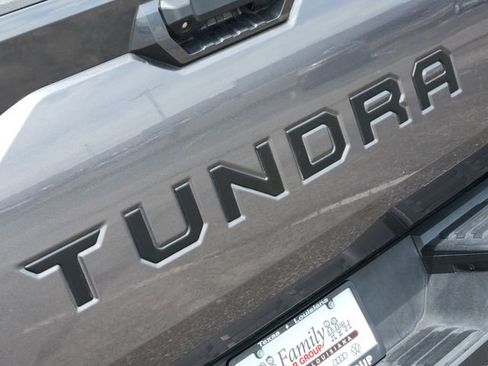 Used 2023 Toyota Tundra Limited AWD/4WD image 9