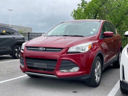 Used 2015 Ford Escape SE image 3