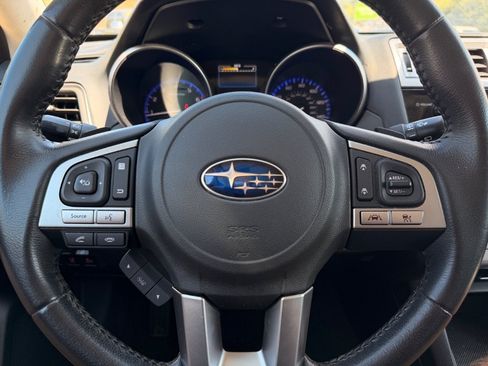 Used 2017 Subaru Outback 2.5i Limited AWD/4WD image 11